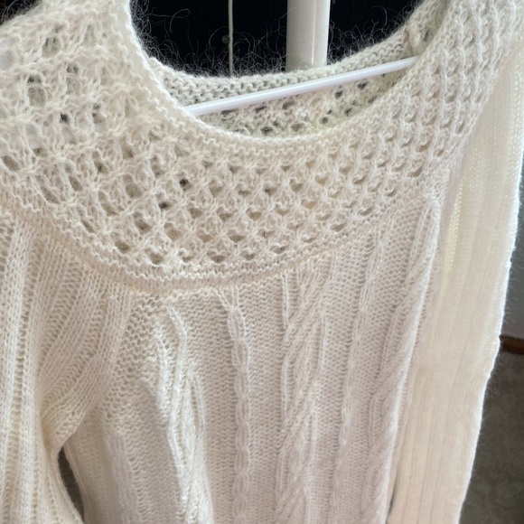 LOFT mohair and acrylic sweater! Cream colored cable knit! Size US Medium (M). - Picture 2 of 5